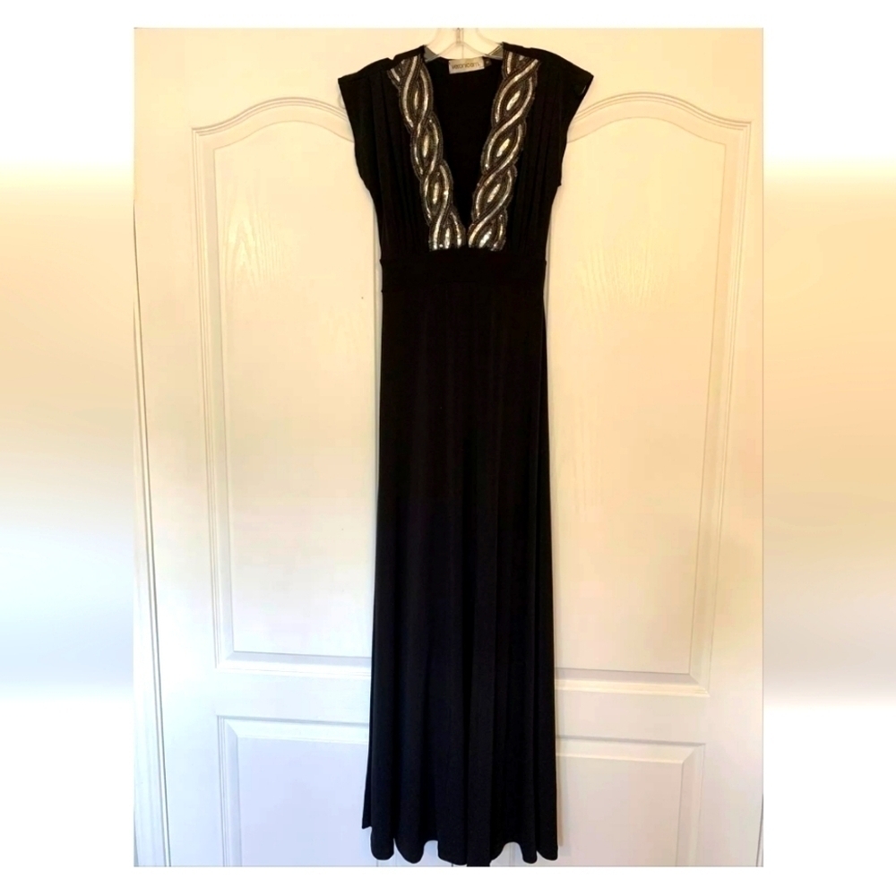 Veronica M long black Maxidress with sequins small